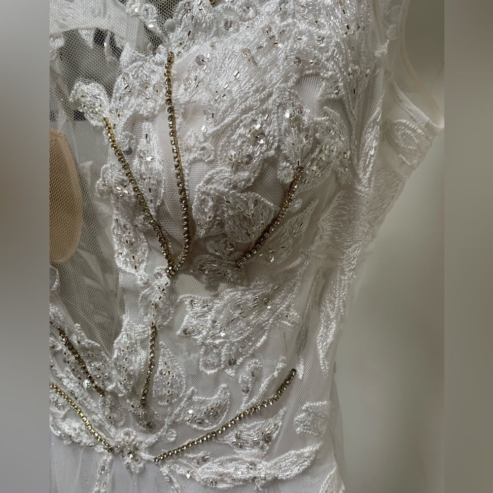 Galina Signature White Wedding Dress - Picture 2 of 10